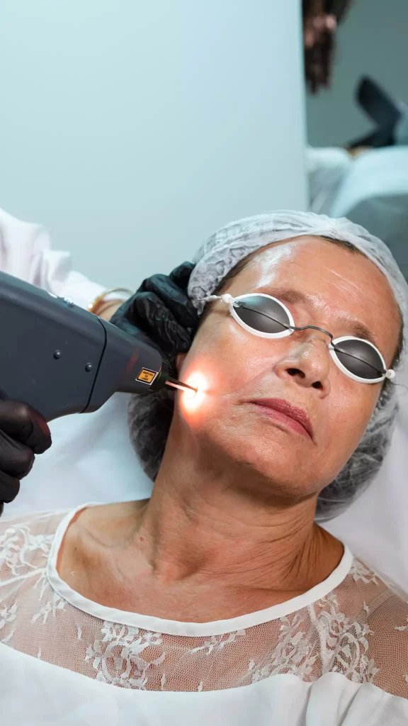 laser-para-manchas-clinica-nalu-dra-ana-luiza-barbosa-dermatologista-rio-de-janeiro